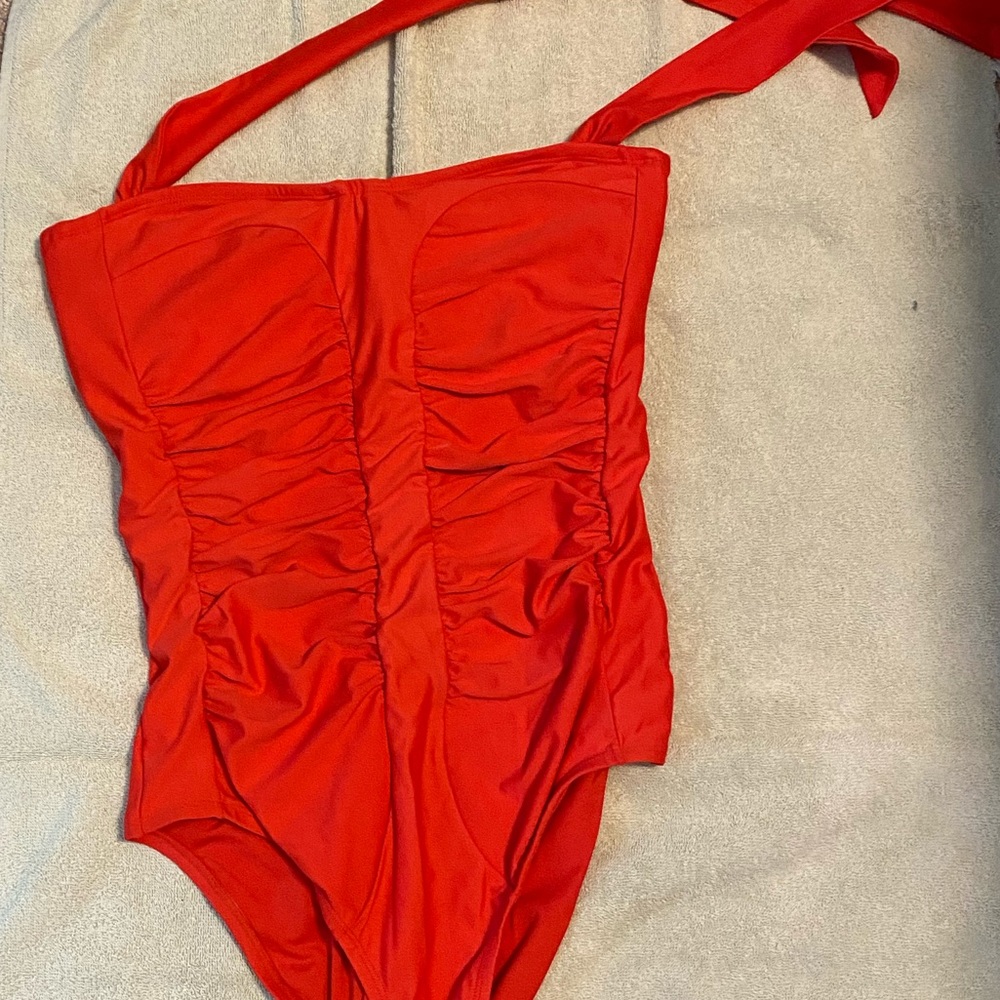 Forever 21 plus halter swimsuit with underwire